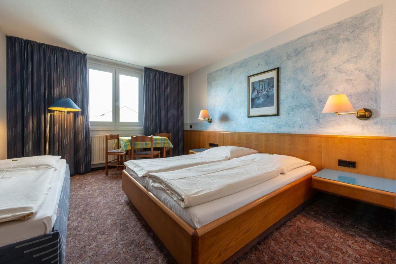 Enjoyhotel Garni Korntal Stuttgart B&B Parkplatz Sprinter Exterior photo